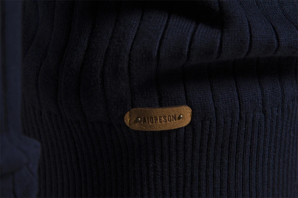 Pull tricoté en coton à col montant pour homme