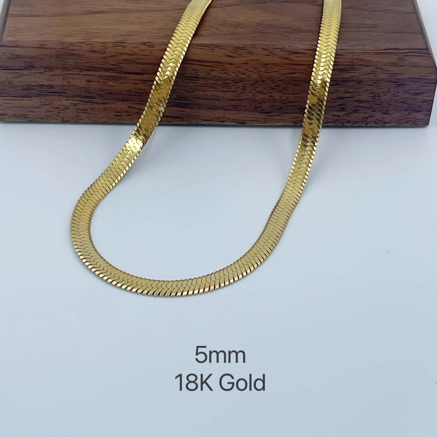 Collier minimaliste unisexe en chaîne serpent, ras du cou en acier inoxydable, couleur or, bijoux à la mode, cadeau pour elle femme et homme