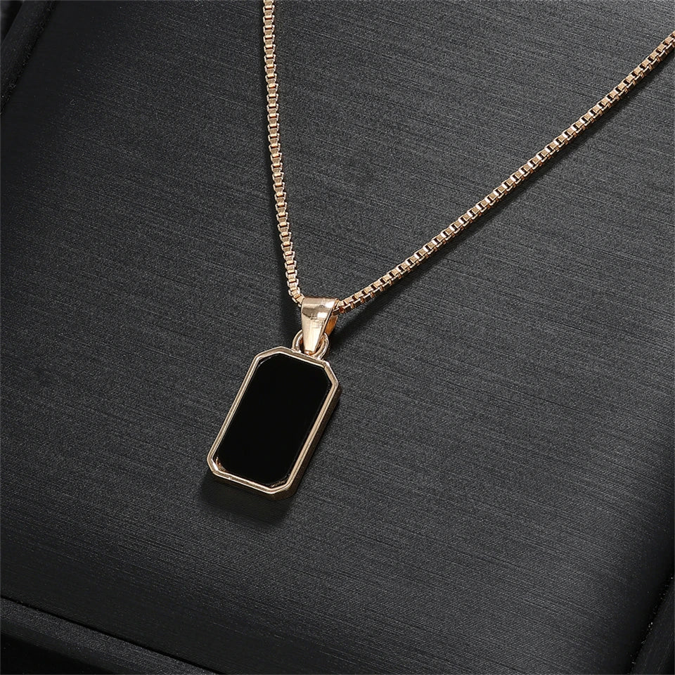 Collier classique avec pendentif carré noir pour femmes et hommes, personnalisé, couleur or, métal, bijoux quotidiens de fête