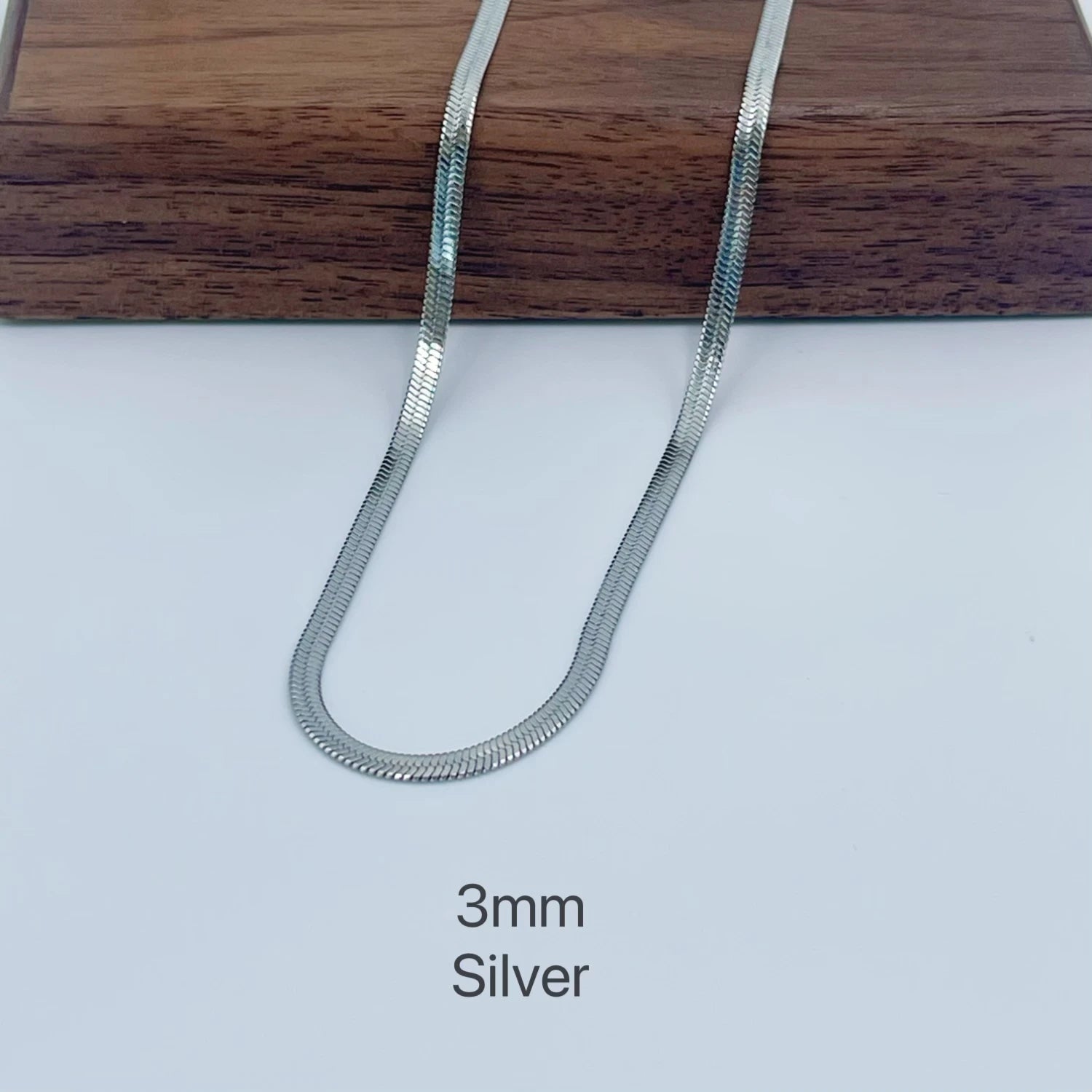 Collier minimaliste unisexe en chaîne serpent, ras du cou en acier inoxydable, couleur or, bijoux à la mode, cadeau pour elle femme et homme