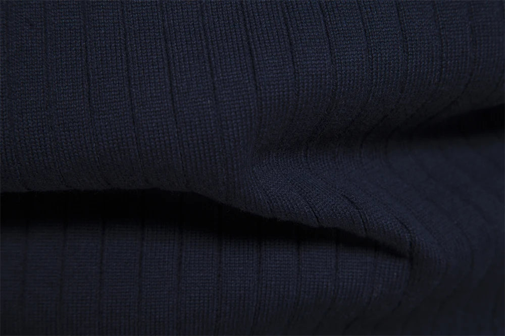 Pull tricoté en coton à col montant pour homme