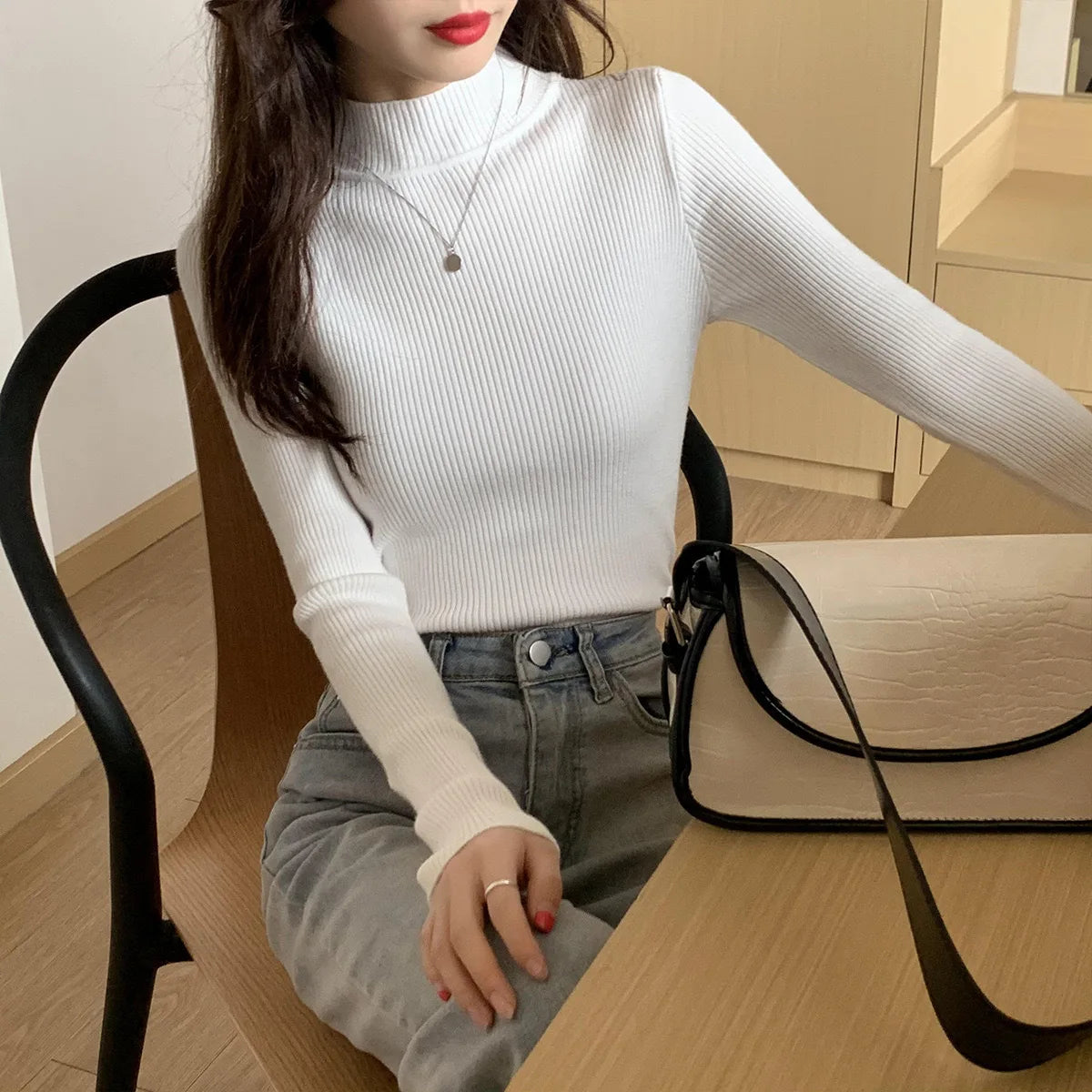Long-sleeved sweater for women
