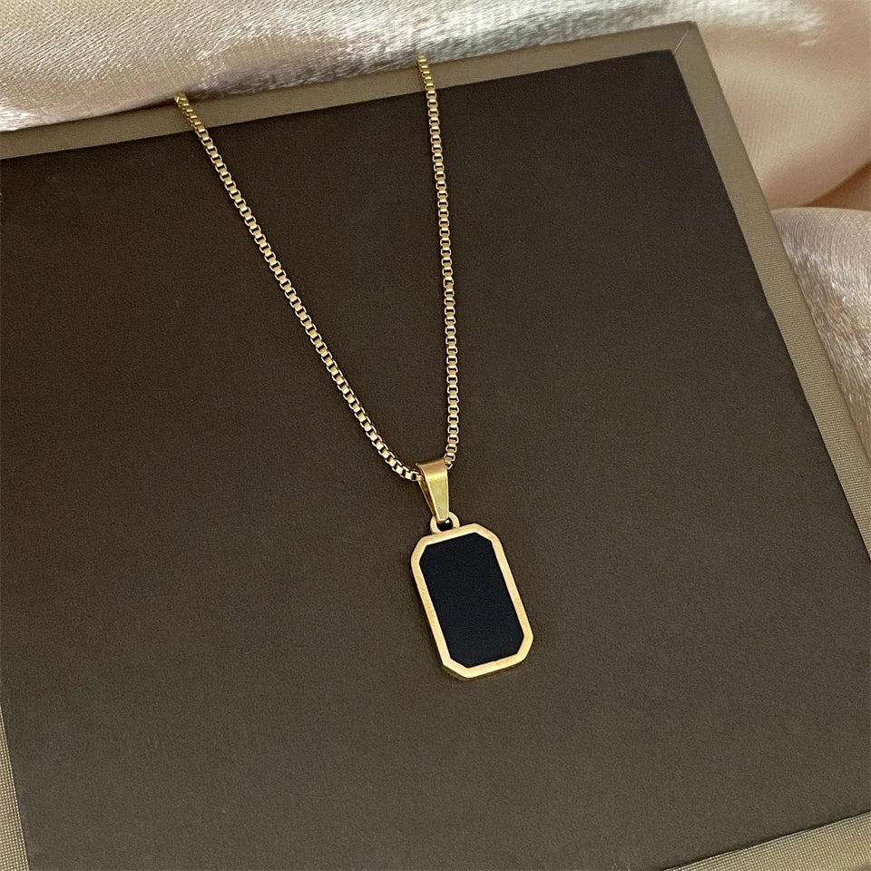 Collier classique avec pendentif carré noir pour femmes et hommes, personnalisé, couleur or, métal, bijoux quotidiens de fête