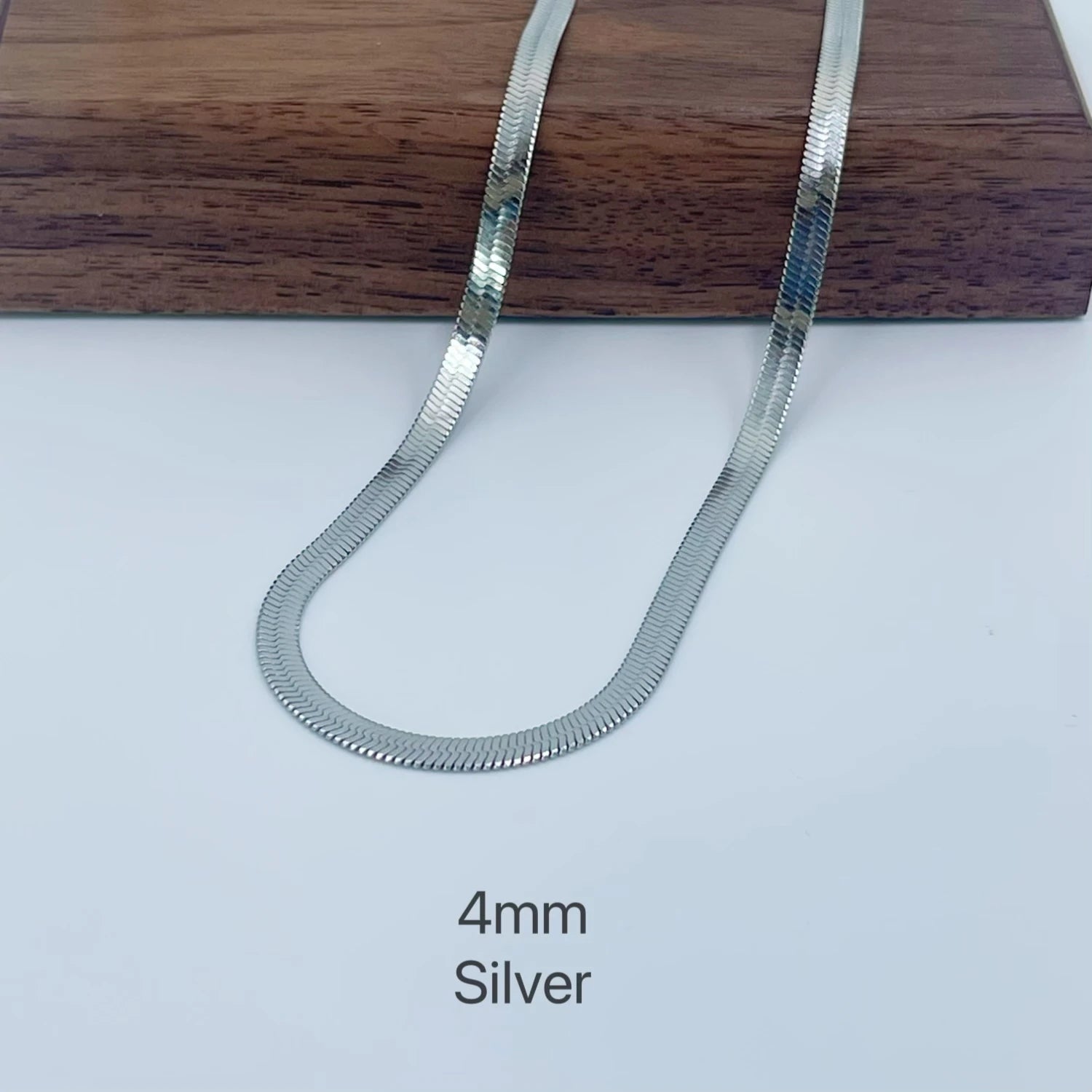 Collier minimaliste unisexe en chaîne serpent, ras du cou en acier inoxydable, couleur or, bijoux à la mode, cadeau pour elle femme et homme